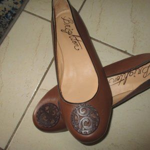 Brighton size 10M brown leather flats